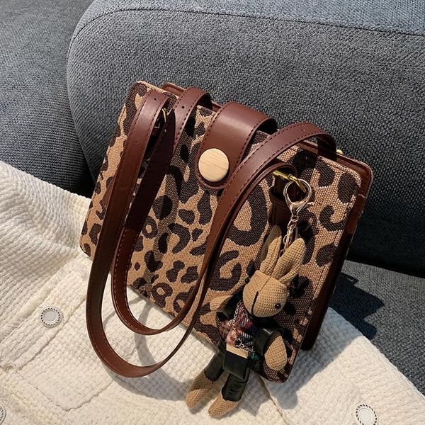 evening bags original brand autumn/winter bag 2021 female ins shoulder underarm fashion handbag tote
evening bags original brand autumn/winter bag 2021 female ins shoulder underarm fashion handbag tote