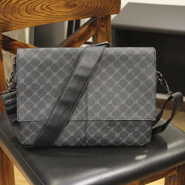 wholesale factory men leathers shoulder bag retro solid color business briefcase simple clamshell leather handbag street trend polka dot bac
wholesale factory men leathers shoulder bag retro solid color business briefcase simple clamshell leather handbag street trend polka dot bac