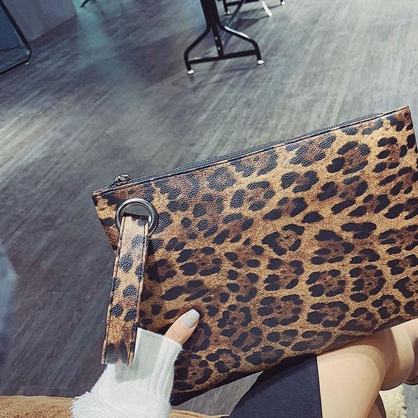 portable square leopard printed wristlet clutch women casual pu leather coin phone pouch wallet torebki damskie, Red;black
portable square leopard printed wristlet clutch women casual pu leather coin phone pouch wallet torebki damskie, Red;black