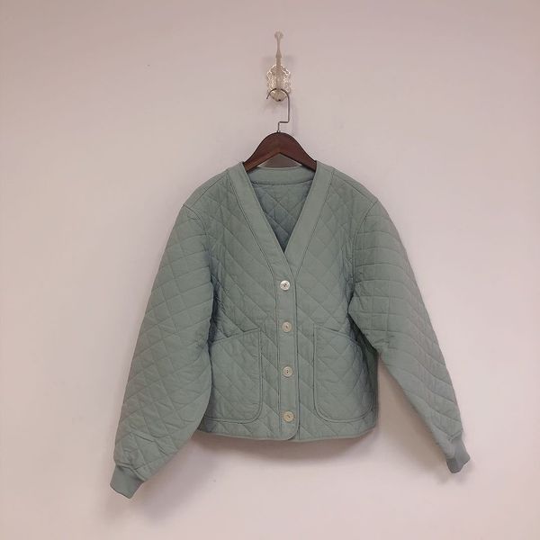 2021 autumn and winter plaid v-neck pocket straight quilted green short jacket pqa5, Black
2021 autumn and winter plaid v-neck pocket straight quilted green short jacket pqa5, Black