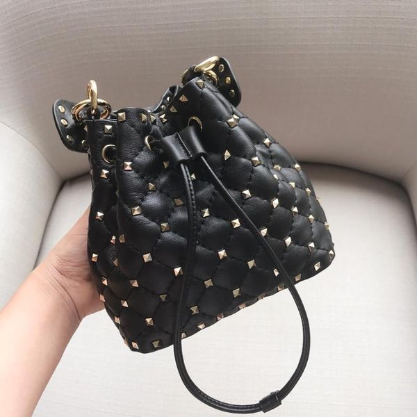 shoulder bags diamond lattice rivet chain bag genuine leather crossbody messenger sac a main femme
shoulder bags diamond lattice rivet chain bag genuine leather crossbody messenger sac a main femme