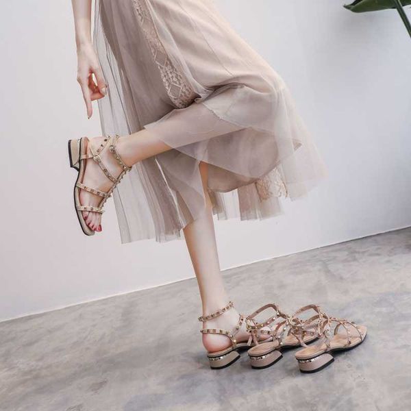sandals women 2021 gladiator rivet luxury summer fashion brand medium heel apricot pink shoes, Black
sandals women 2021 gladiator rivet luxury summer fashion brand medium heel apricot pink shoes, Black