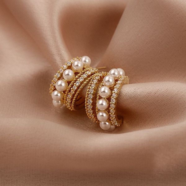 diamond inlaid c-type pearl earrings east gate of korea 2021 earrings women's simple and versatile, Golden
diamond inlaid c-type pearl earrings east gate of korea 2021 earrings women's simple and versatile, Golden