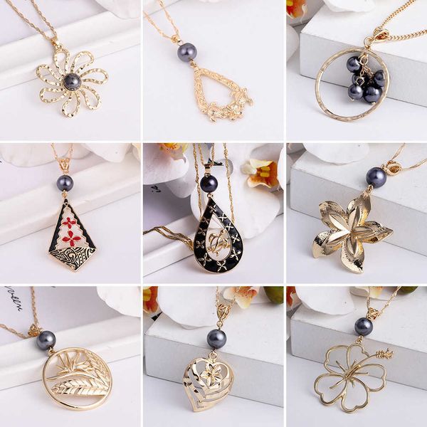 women's geometric independent package water wave chain body printed pearl full diamond necklace, Silver
women's geometric independent package water wave chain body printed pearl full diamond necklace, Silver