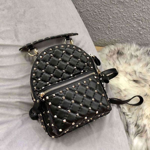 7a+designers 2021 latest style women backpack a variety of back method it can also be carried on one shoulder import sheepskin genuine
7a+designers 2021 latest style women backpack a variety of back method it can also be carried on one shoulder import sheepskin genuine