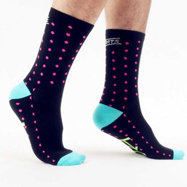pair running nylon sweat absorbing wear resistant anti slip elastic cycling socks climbing outdoor sports hiking middle tube, Black
pair running nylon sweat absorbing wear resistant anti slip elastic cycling socks climbing outdoor sports hiking middle tube, Black