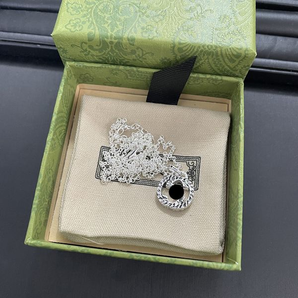 double pattern necklace made old thai silver wind engraved interlocking letter pendant couple's clavicle chain
double pattern necklace made old thai silver wind engraved interlocking letter pendant couple's clavicle chain