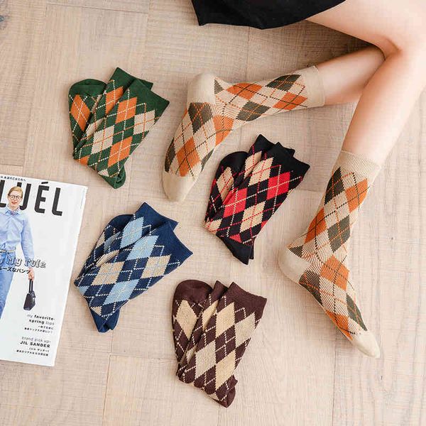 women socks autumn new fashion lattice cotton preppy style happy casual deodorant female high quality, Black;white
women socks autumn new fashion lattice cotton preppy style happy casual deodorant female high quality, Black;white