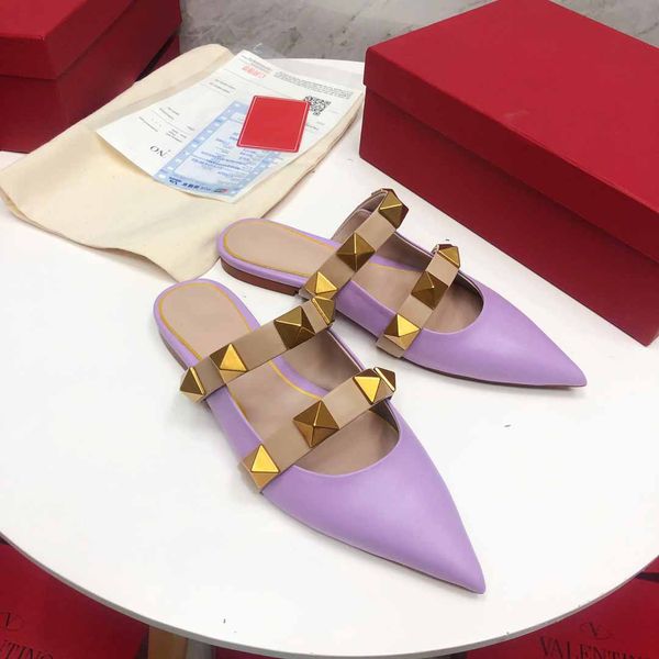 2022 gold rivet sandals designers women slippers flat heel sliders calfskin all-match stylist rivets pointy toes shoes high heels, Black
2022 gold rivet sandals designers women slippers flat heel sliders calfskin all-match stylist rivets pointy toes shoes high heels, Black