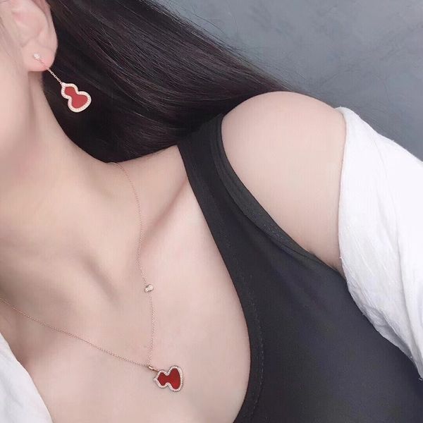2021 new boutique pendant necklace, made of titanium, selected in two colors, which can be used for lovers., Silver
2021 new boutique pendant necklace, made of titanium, selected in two colors, which can be used for lovers., Silver