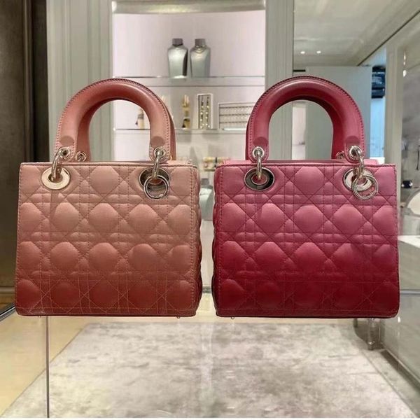 75% off luxury handbag new d's guangzhou leather women's bag new 4-grid sheepskin gradient shoulder messenger bag hp0l
75% off luxury handbag new d's guangzhou leather women's bag new 4-grid sheepskin gradient shoulder messenger bag hp0l