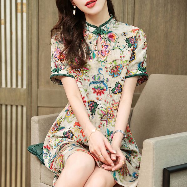 luxury cheongsam silk improved cheongsam women's summer printing french minority 2021 mulberry silk drs 2186, Blue;red
luxury cheongsam silk improved cheongsam women's summer printing french minority 2021 mulberry silk drs 2186, Blue;red