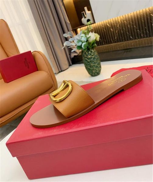 new women's casual sandals leather beach slippers woman transparent jelly shoes metal buckle flip-flops classic design sandal v045417, Black
new women's casual sandals leather beach slippers woman transparent jelly shoes metal buckle flip-flops classic design sandal v045417, Black