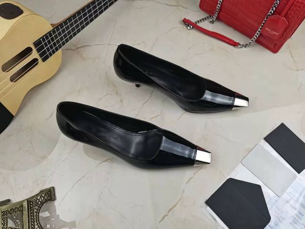 2021 beach classic flat luxurys designers woman slipper sandals summer lady cartoon big head slippers leather brands bath fashion women wome, Black
2021 beach classic flat luxurys designers woman slipper sandals summer lady cartoon big head slippers leather brands bath fashion women wome, Black