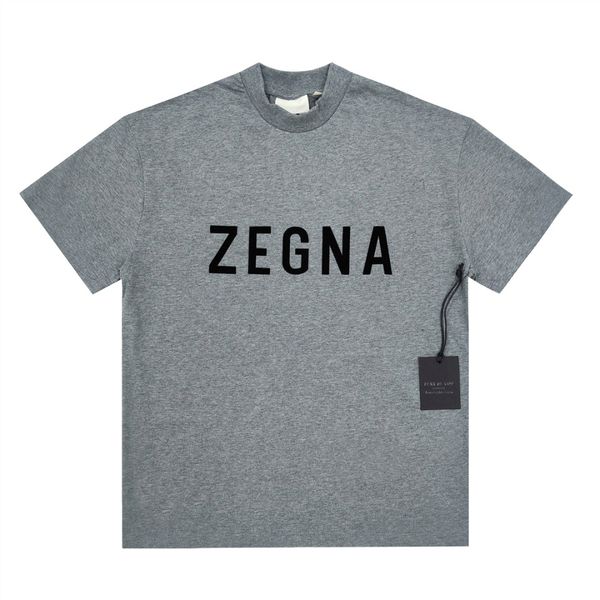 fear of god fog zegna co-branded zegna flocking letter logo short-sleeved t-shirt on chest, White;black
fear of god fog zegna co-branded zegna flocking letter logo short-sleeved t-shirt on chest, White;black