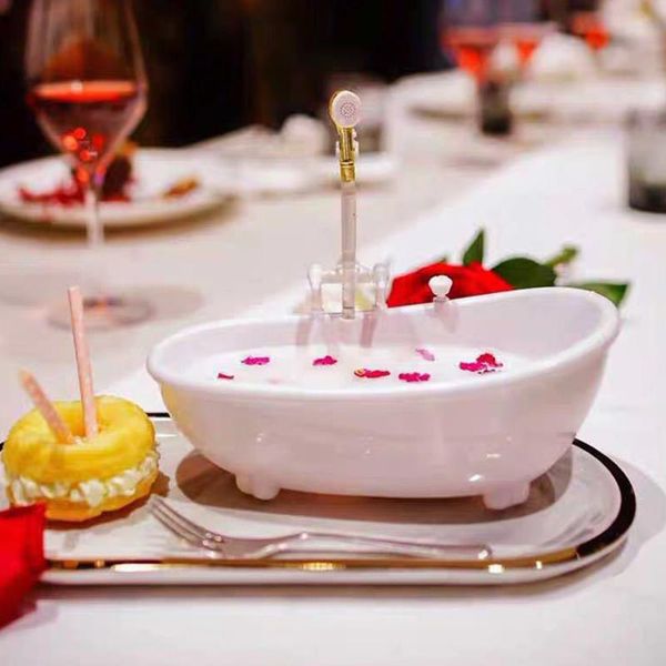 wine glasses creative bathtub cocktail glass electric cyclic water spray cup milkshake cold drinks bar nightclub white drink dish
wine glasses creative bathtub cocktail glass electric cyclic water spray cup milkshake cold drinks bar nightclub white drink dish
