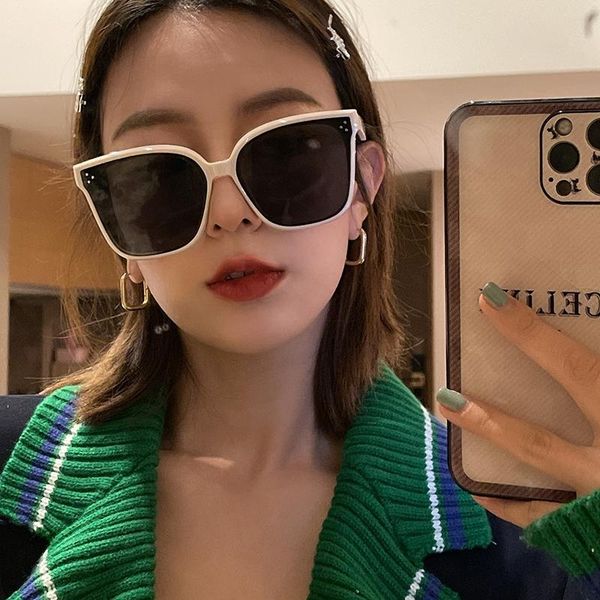 sunglasses 2021 retro korean type tide polarized female beige box internet celebrity same holiday uv-proof, White;black
sunglasses 2021 retro korean type tide polarized female beige box internet celebrity same holiday uv-proof, White;black