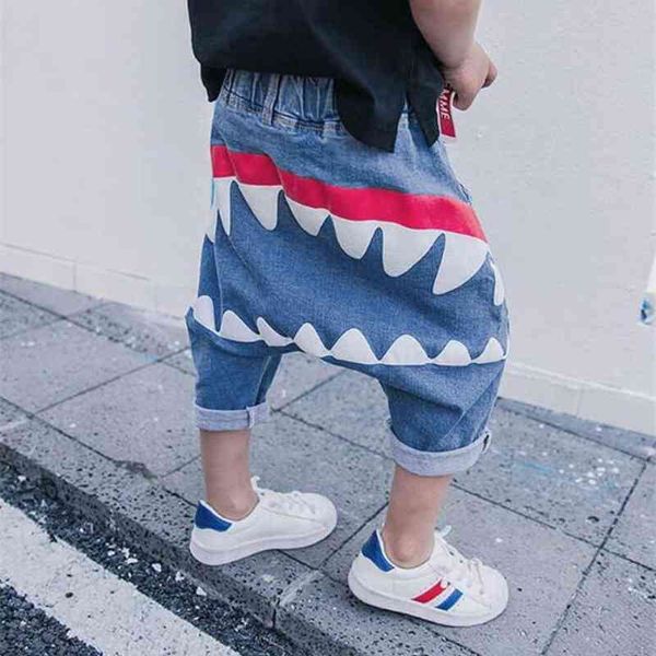 2020 new shark teeth printed blue pants cotton small and medium children's jeans, White
2020 new shark teeth printed blue pants cotton small and medium children's jeans, White
