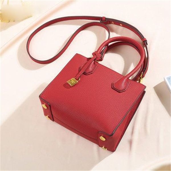 red retro style women's hand-held real leather bag rectangular soft leather dark green shoulder bag lock decoration zipper handbags, Black;red
red retro style women's hand-held real leather bag rectangular soft leather dark green shoulder bag lock decoration zipper handbags, Black;red