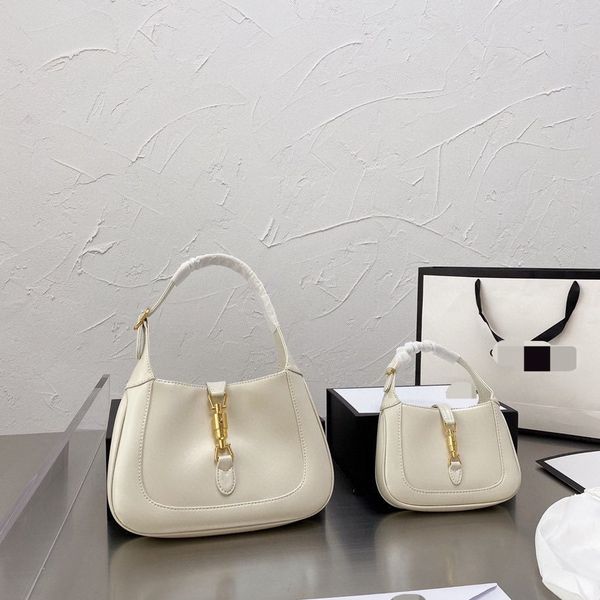 2021 new underarm headdress leather retro horseshoe buckle mini shoulder bag crescent bag zmm
2021 new underarm headdress leather retro horseshoe buckle mini shoulder bag crescent bag zmm