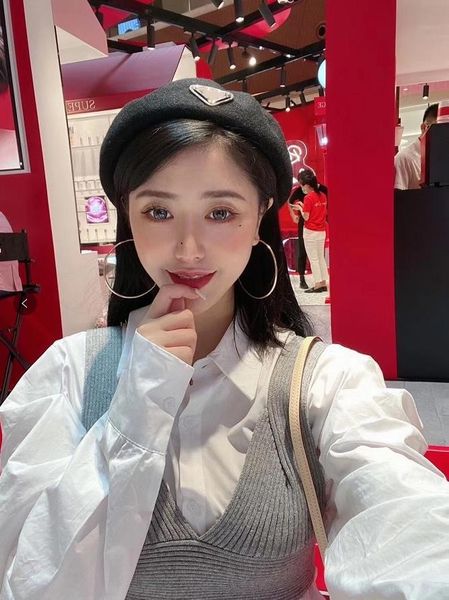 2021 designers women winter sweet wool beret black color warm pumpkin hat spring autumn female flat cap berets soft casual painter hats, Blue;gray
2021 designers women winter sweet wool beret black color warm pumpkin hat spring autumn female flat cap berets soft casual painter hats, Blue;gray