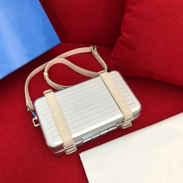 handbag genuine leather shoulder bags plastic and metallic bag with letters handbags lady there are packing boxes
handbag genuine leather shoulder bags plastic and metallic bag with letters handbags lady there are packing boxes