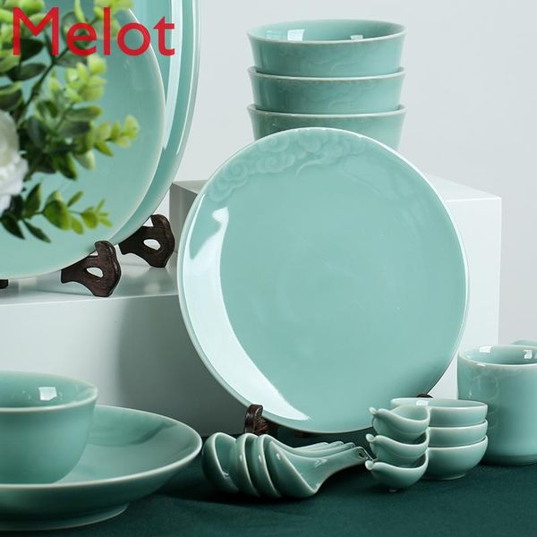 celadon dish set domestic chinese tableware creative ceramic bowl and fish plate high temperature porcelain bowls
celadon dish set domestic chinese tableware creative ceramic bowl and fish plate high temperature porcelain bowls