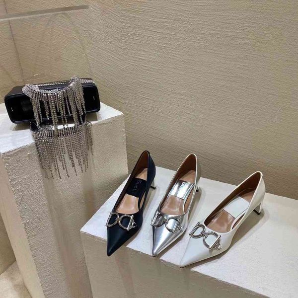 silver/white/black women pumps pointed toe metal thick high heels pointed toe shallow slip on party wedding pumps 210513
silver/white/black women pumps pointed toe metal thick high heels pointed toe shallow slip on party wedding pumps 210513