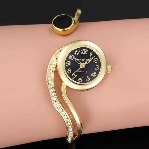 women's watches 2021 luxury bracelet watch gold silver dial small dress quartz wristwatch gift for women reloj mujer 
women's watches 2021 luxury bracelet watch gold silver dial small dress quartz wristwatch gift for women reloj mujer