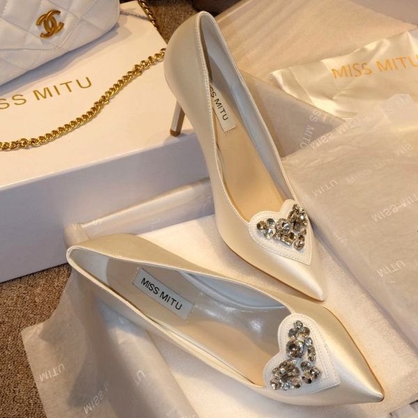 sandals 2021 spring small banquet stilettos white rhinestone pointed shallow mouth bridal wedding shoes simple women's single shoe, Black
sandals 2021 spring small banquet stilettos white rhinestone pointed shallow mouth bridal wedding shoes simple women's single shoe, Black