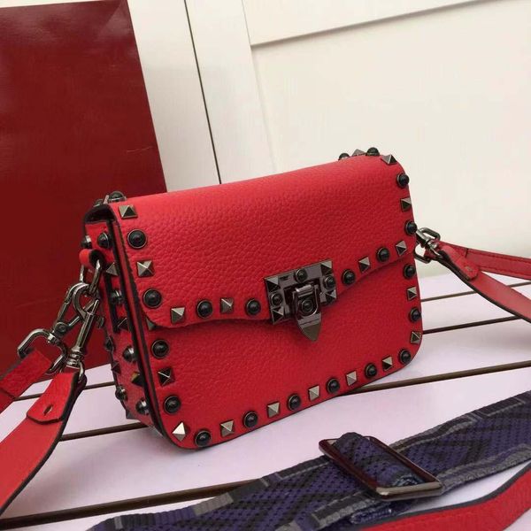 luxury women's brand shoulder bags designer handbag with rivets luxurys designers handbags 2021 fashion classic messenger bag crossbody
luxury women's brand shoulder bags designer handbag with rivets luxurys designers handbags 2021 fashion classic messenger bag crossbody