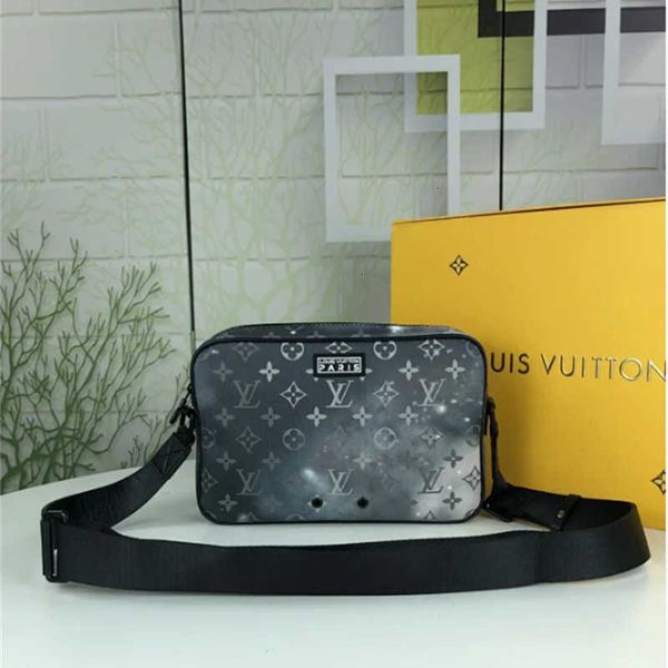 cross luxury m43918 m44165 star messenger messenger bag men handbags iconic handles shoulder bags totes brand body bag designer clutches
cross luxury m43918 m44165 star messenger messenger bag men handbags iconic handles shoulder bags totes brand body bag designer clutches
