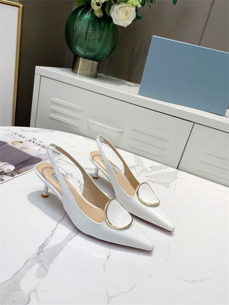 2021 new bee white casual shoes with tiger snake print men & women red bottom real leather sneakers size35-41, Red;white
2021 new bee white casual shoes with tiger snake print men & women red bottom real leather sneakers size35-41, Red;white