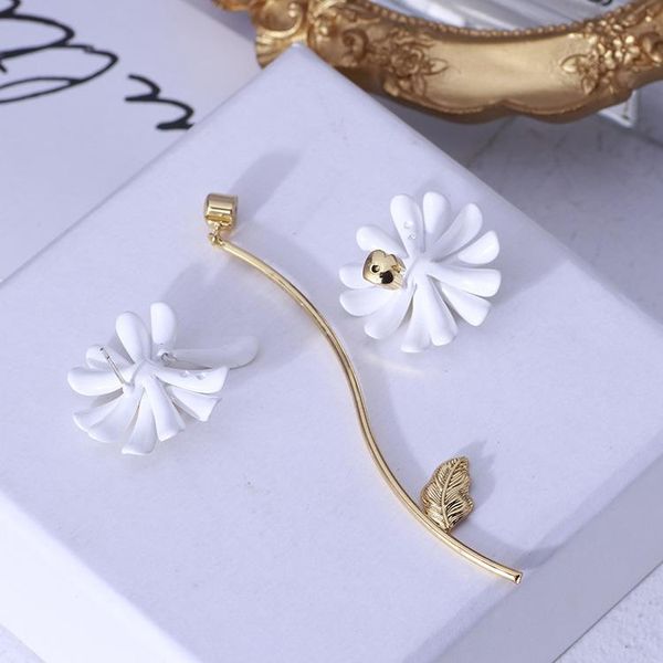 luxury designer jewelry women white daisy earrings charm copper with gold plated elegant flower choker bracelet suits fashion fine jewelry 3, Golden
luxury designer jewelry women white daisy earrings charm copper with gold plated elegant flower choker bracelet suits fashion fine jewelry 3, Golden