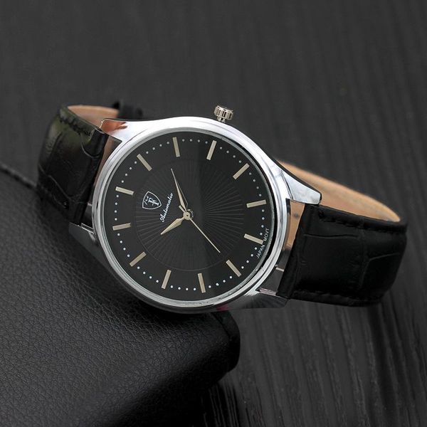 men watches blue glass wristwatches sports leather belt quartz hour clock for male relogios masculinos 2021, Slivery;brown
men watches blue glass wristwatches sports leather belt quartz hour clock for male relogios masculinos 2021, Slivery;brown