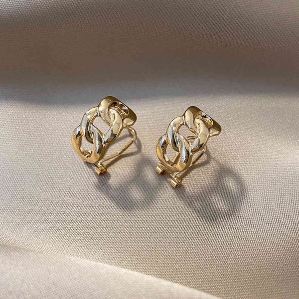 studs earrings gold chain cold wind wound hollow 925 silver needle same for korea east gate, Golden;silver
studs earrings gold chain cold wind wound hollow 925 silver needle same for korea east gate, Golden;silver