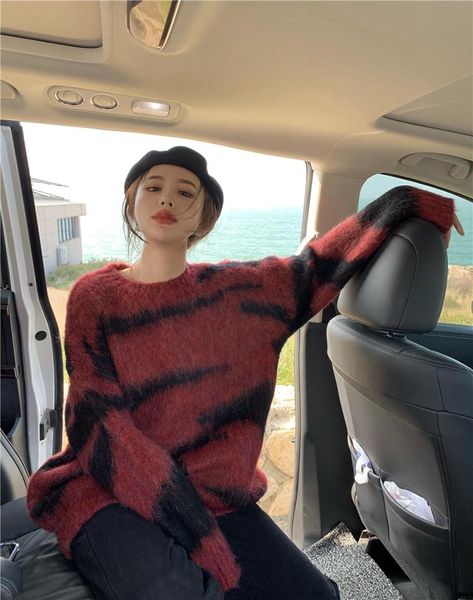 women's sweaters autumn and winter korean version of gradient mohair casual all-match pullover sweater color matching striped loose, White;black
women's sweaters autumn and winter korean version of gradient mohair casual all-match pullover sweater color matching striped loose, White;black