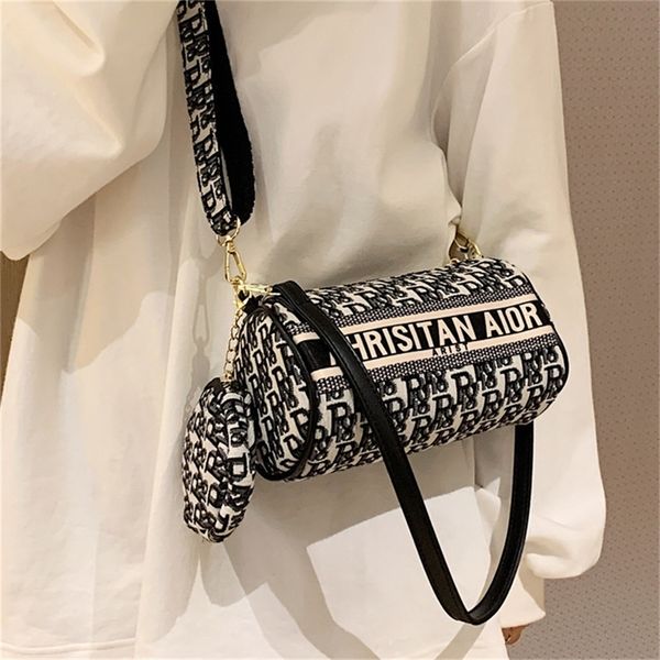 factory store shop women's bag letter tide single shoulder new fashion women's wide belt messenger small mother's staff pair
factory store shop women's bag letter tide single shoulder new fashion women's wide belt messenger small mother's staff pair