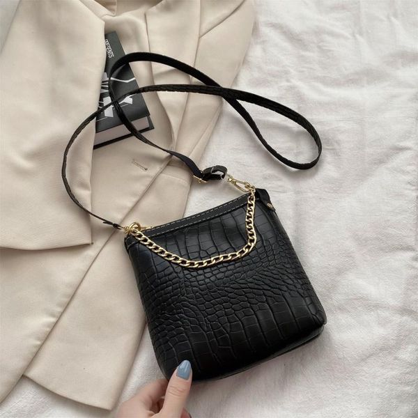 evening bags handbags for women retro pu leather shoulder 2021 luxury designer chain portable hand ladies crossbody messenger bag
evening bags handbags for women retro pu leather shoulder 2021 luxury designer chain portable hand ladies crossbody messenger bag