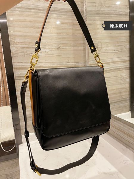 women famous luxury shoulder bags 2021 autumn new fashion ladies crossbody bag high-quality solid leather small square-bags classic lock siz
women famous luxury shoulder bags 2021 autumn new fashion ladies crossbody bag high-quality solid leather small square-bags classic lock siz