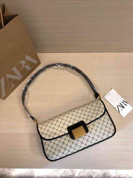 za's original d-lattice underarm bag is not returned, replaced, urgent orders, Black;red
za's original d-lattice underarm bag is not returned, replaced, urgent orders, Black;red