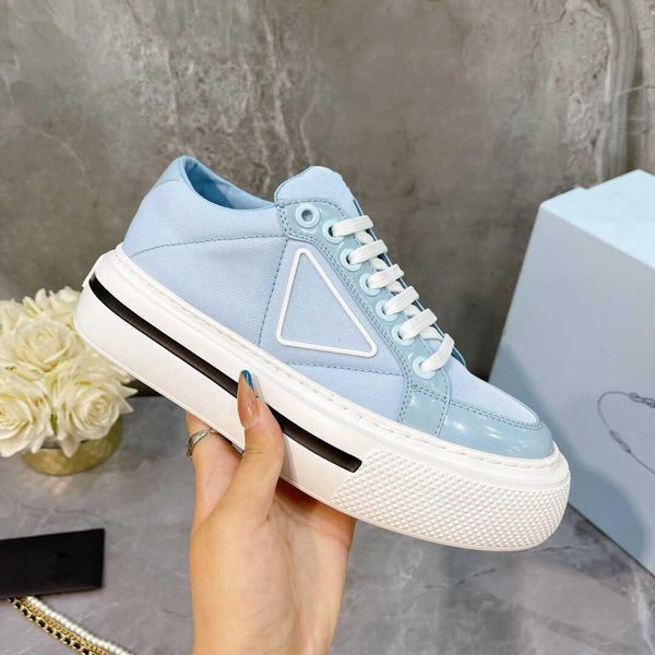 2022macro re-nylon sneakers luxury designer women casual shoes thick bottom recycled nylon and shiny leather sneaker low high-t
2022macro re-nylon sneakers luxury designer women casual shoes thick bottom recycled nylon and shiny leather sneaker low high-t