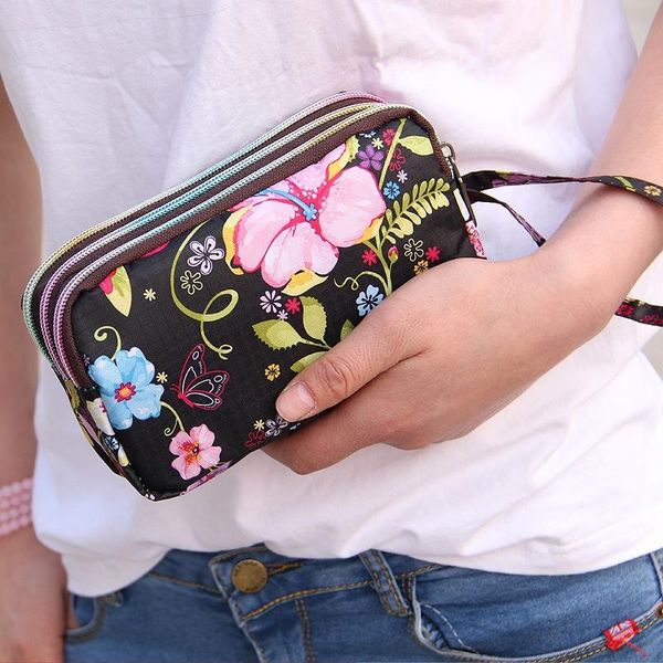 wallets women wallet fashion purse female flower pattern money bag coin card holders pocket clip 2021, Red;black
wallets women wallet fashion purse female flower pattern money bag coin card holders pocket clip 2021, Red;black