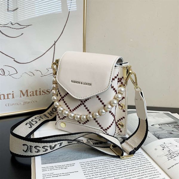 broadband bucket bag, windy cross mobile 2021 fashion pearl chain accsori women's bag
broadband bucket bag, windy cross mobile 2021 fashion pearl chain accsori women's bag