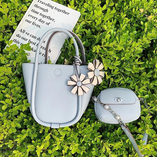 evening bags elegant female tote bucket bag 2021 summer high-quality pu leather women's designer handbag flowers shoulder messenger
evening bags elegant female tote bucket bag 2021 summer high-quality pu leather women's designer handbag flowers shoulder messenger