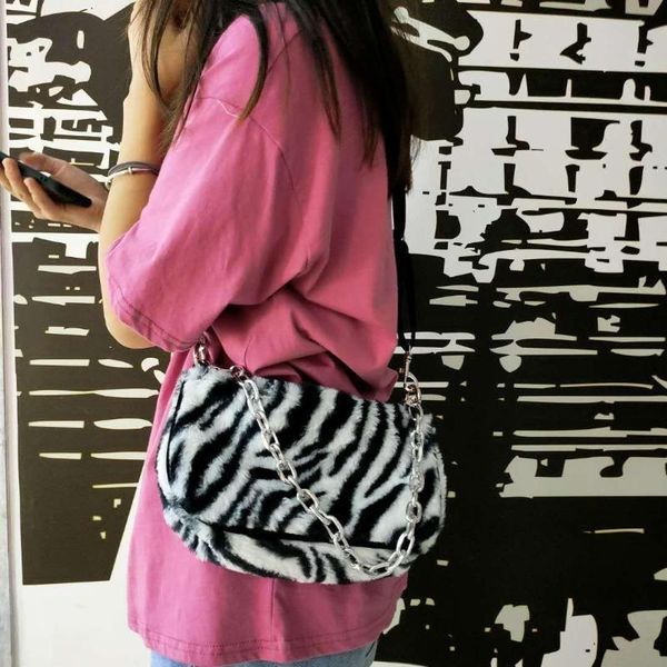 elegant fur ladies chain hobos handbags soft plush female party clutch purse shoulder bag vintage women underarm messenger bags cross body
elegant fur ladies chain hobos handbags soft plush female party clutch purse shoulder bag vintage women underarm messenger bags cross body