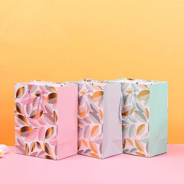 gift wrap leaf bronzing handbag birthday portable bag candy cute storage finishing party supplies for kids boy girl
gift wrap leaf bronzing handbag birthday portable bag candy cute storage finishing party supplies for kids boy girl