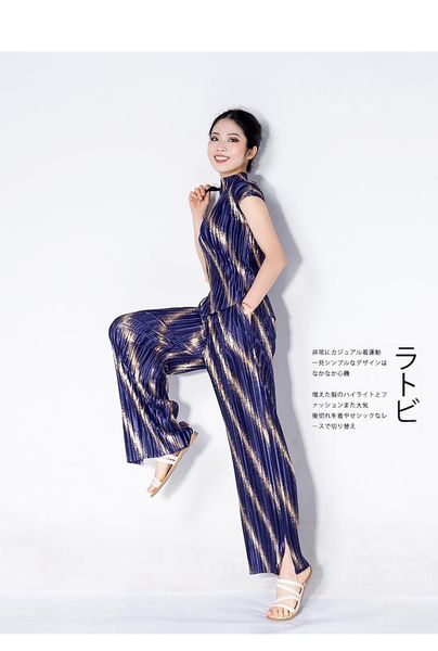 miyake fashion fold bright silk bronzing stripesd short sleevet-shirt + wide leg pants striped set in stock women's two piece, White
miyake fashion fold bright silk bronzing stripesd short sleevet-shirt + wide leg pants striped set in stock women's two piece, White