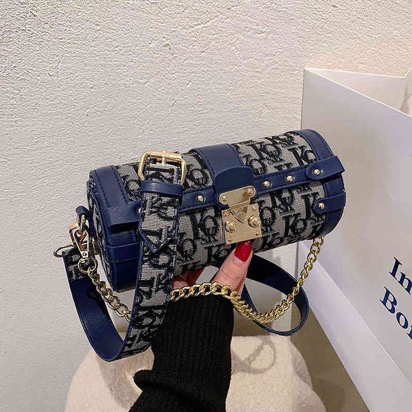 2022 factory wholesale bag women's new korean version single shoulder diagonal simple leisure texture printed chain cylinder pillow bag
2022 factory wholesale bag women's new korean version single shoulder diagonal simple leisure texture printed chain cylinder pillow bag