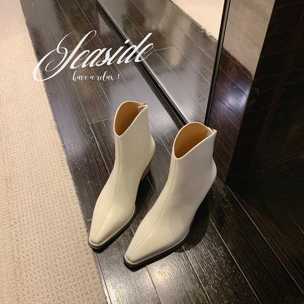 western cowboy boots women's autumn 2021 pointed v mouth thick heel short barrel martin boots versatile knight short boots, Black
western cowboy boots women's autumn 2021 pointed v mouth thick heel short barrel martin boots versatile knight short boots, Black